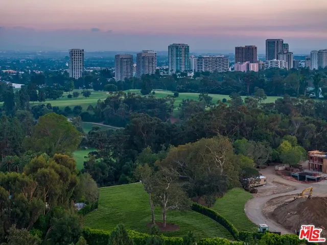 $34,500,000 | 150 North Carolwood Drive, Los Angeles, CA 90077