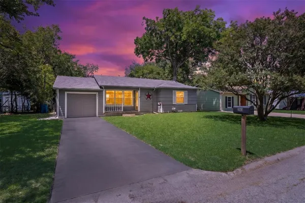 $1,495 | 203 East 7th Street, Kaufman, TX 75142