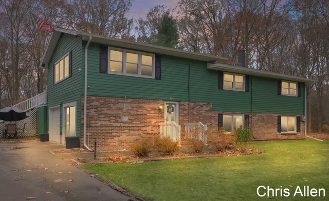 $440,000 | 9047 Algoma Avenue Northeast, Rockford, MI 49341