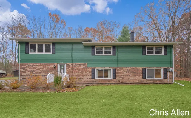 $440,000 | 9047 Algoma Avenue Northeast, Rockford, MI 49341