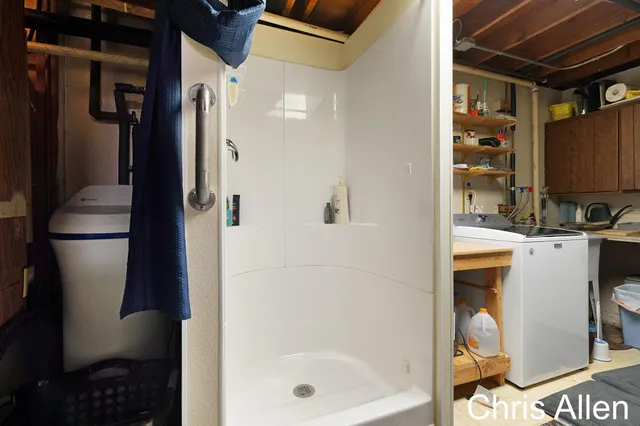 $440,000 | 9047 Algoma Avenue Northeast, Rockford, MI 49341