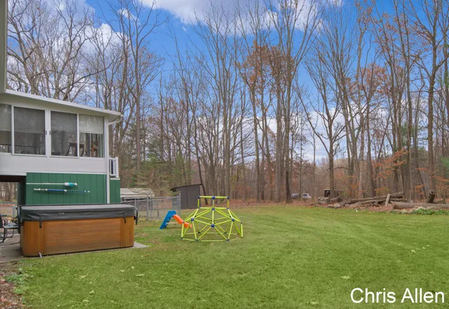 $440,000 | 9047 Algoma Avenue Northeast, Rockford, MI 49341