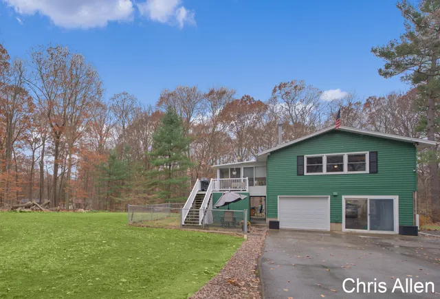 $440,000 | 9047 Algoma Avenue Northeast, Rockford, MI 49341