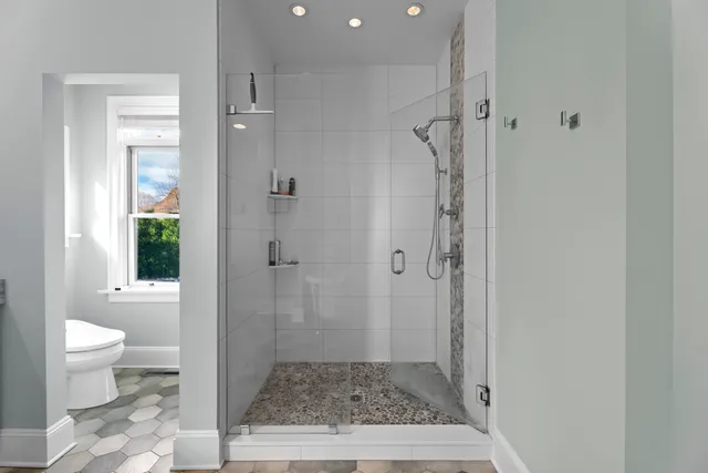 $2,200,000 | 4 East Neck Road, Stonington, CT 06378