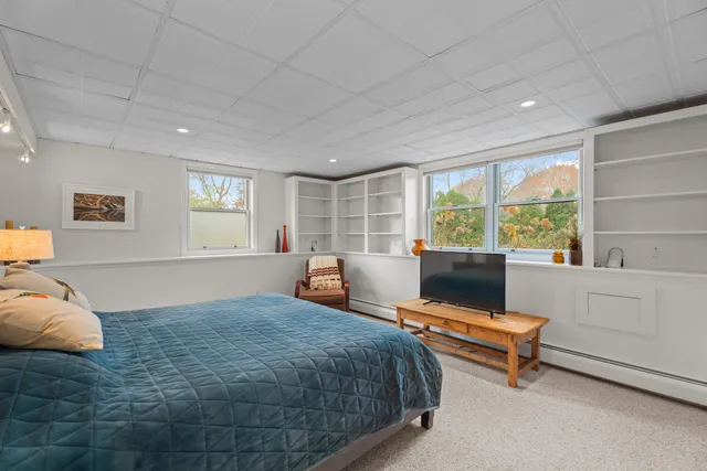 $2,200,000 | 4 East Neck Road, Stonington, CT 06378