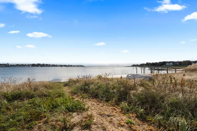 $2,200,000 | 4 East Neck Road, Stonington, CT 06378