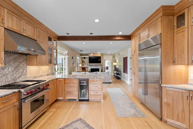 $2,200,000 | 4 East Neck Road, Stonington, CT 06378