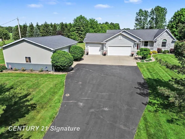 $425,000 | 3790 North Gleaner Road, Freeland, MI 48623
