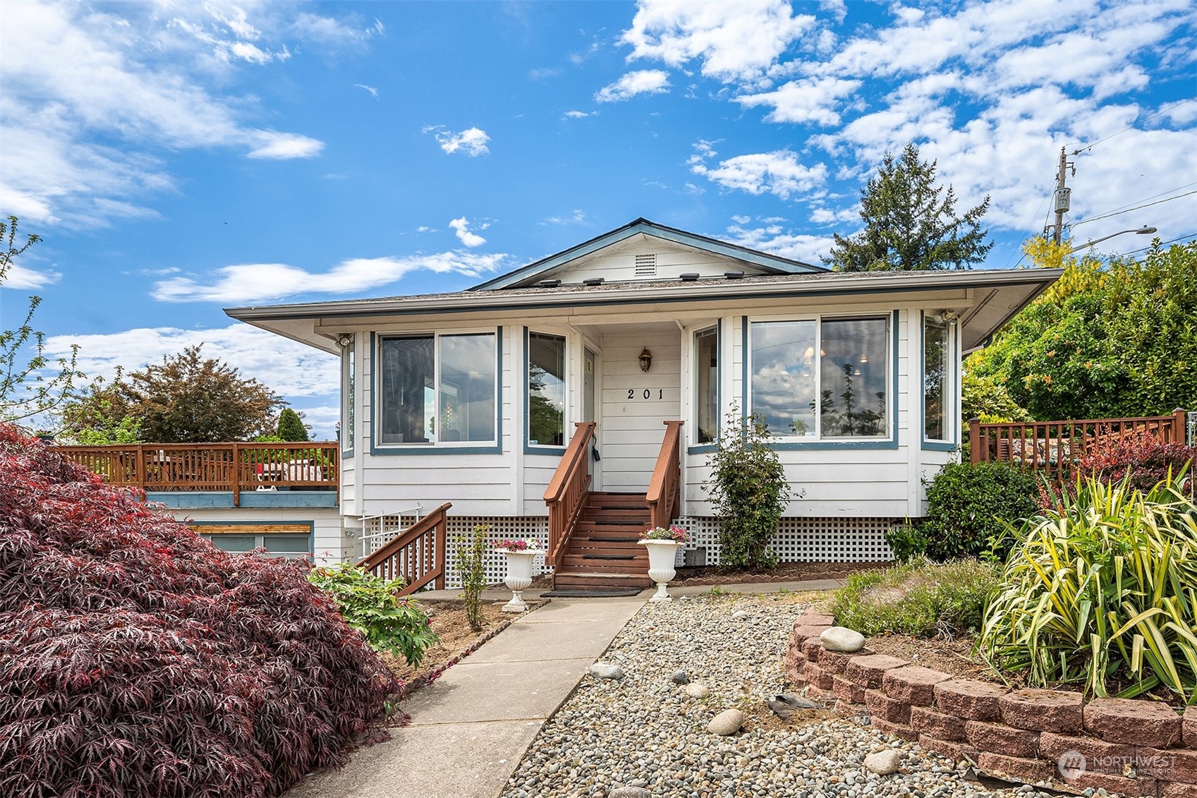 201 Thomas Avenue Southwest Renton, WA 98057 - Photo 36 of 38 a front view of a house with garden