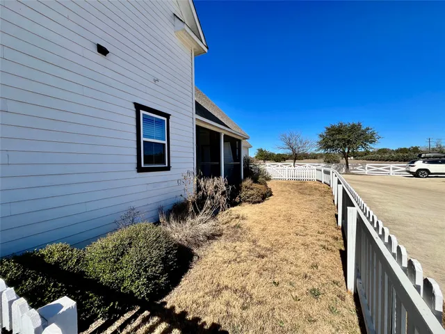 $2,500 | 1066 Grant Wood Avenue, Driftwood, TX 78619