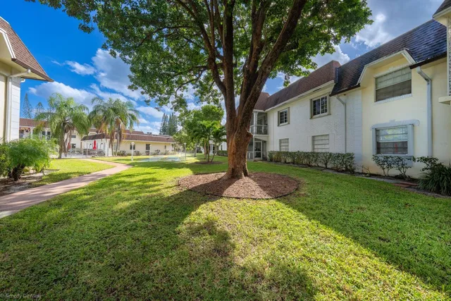 $1,900 | 708 Southeast 2nd Avenue, Unit 421, Deerfield Beach, FL 33441