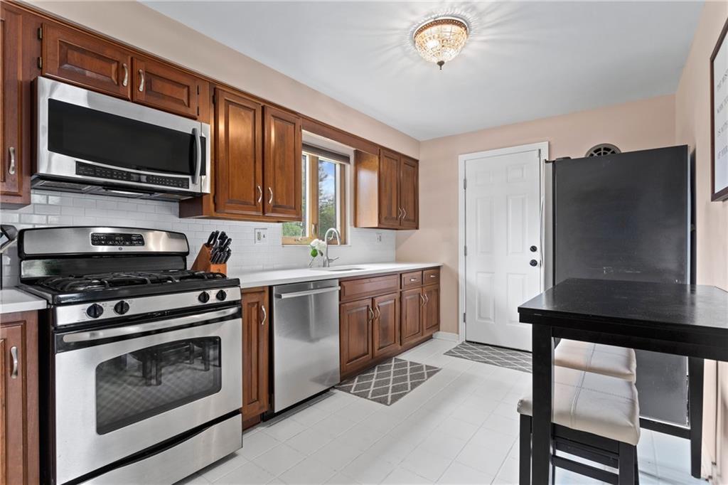 9469 Peebles Road Allison Park, PA 15101 - Photo 8 of 23