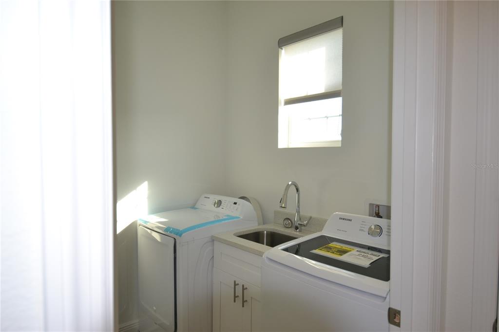 5732 Biscayne Court New Port Richey, FL 34652 - Photo 10 of 31