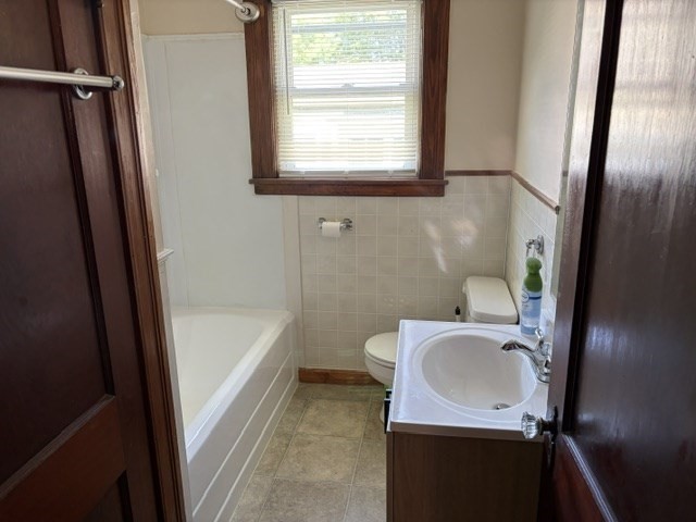 5 Hill Street, Unit 2 Webster, MA 01570 - Photo 5 of 9