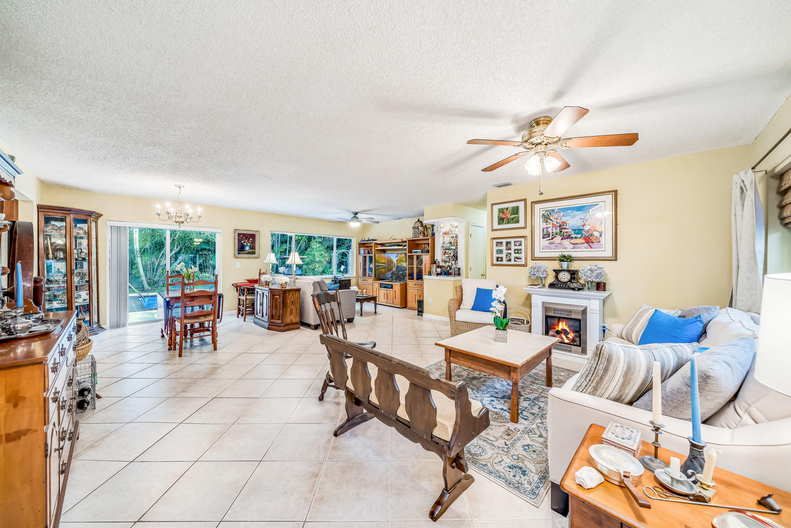 10877 Gable Street Boca Raton, FL 33428 - Photo 13 of 60 Living Room
