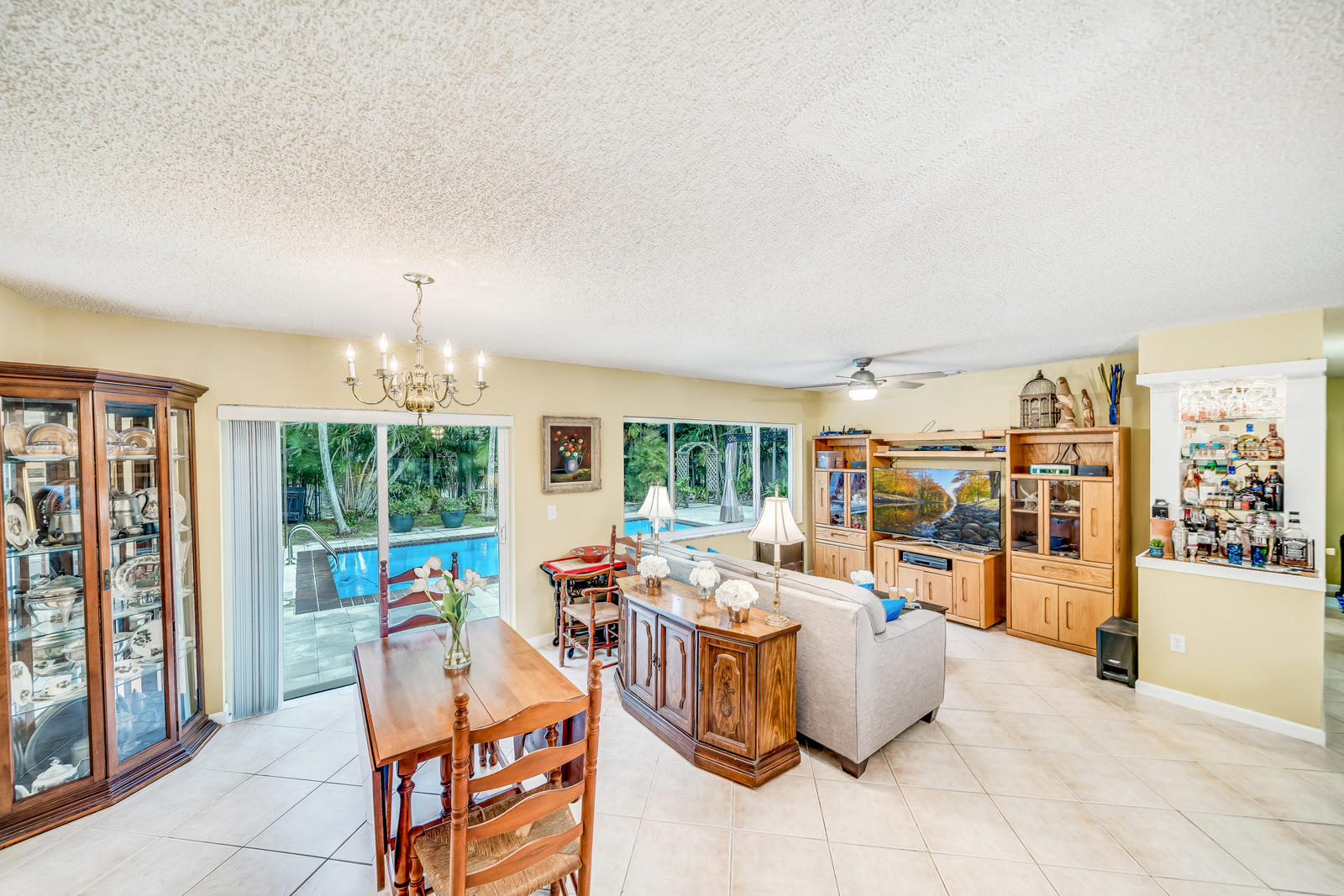 10877 Gable Street Boca Raton, FL 33428 - Photo 14 of 60 Dining/Family Area