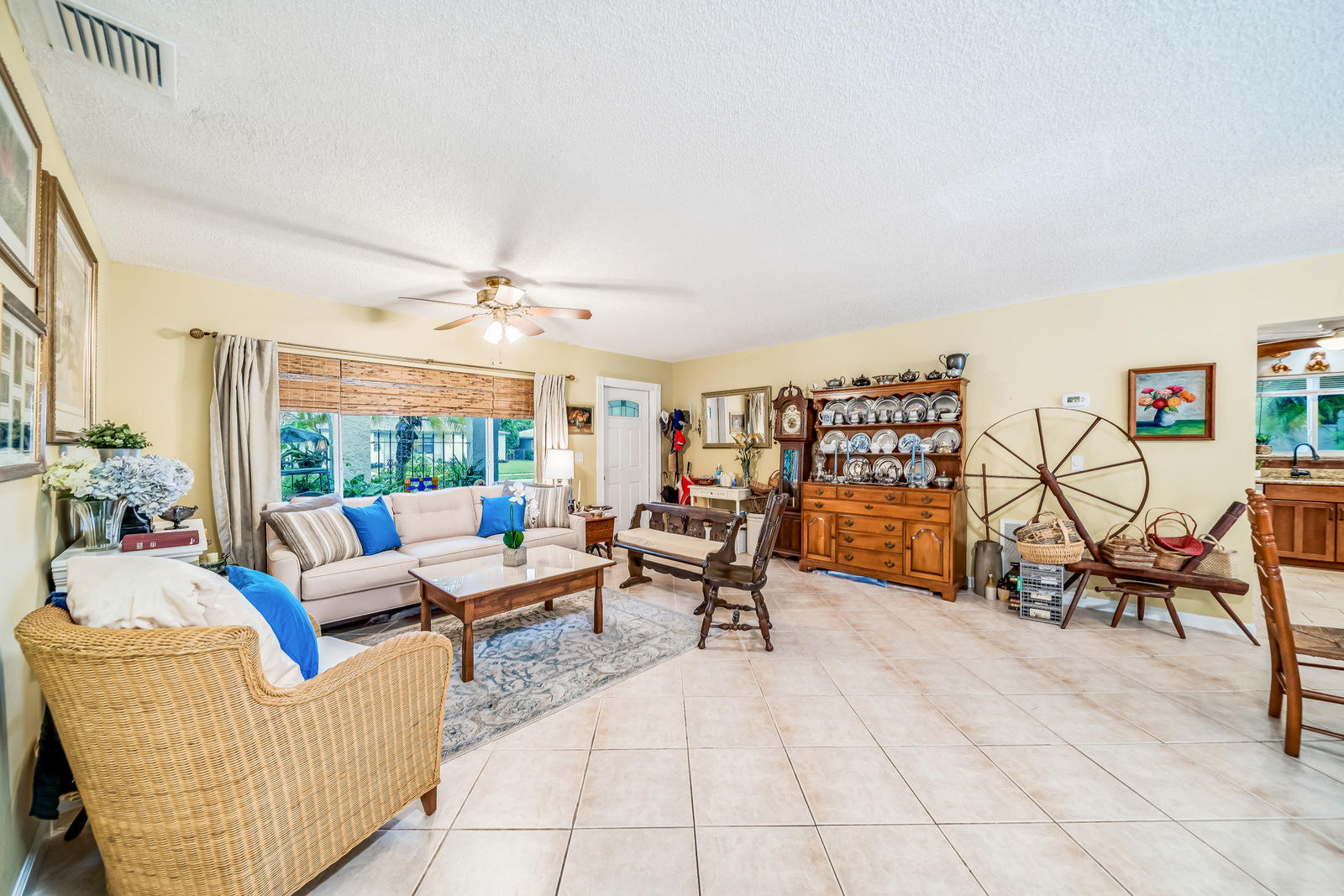 10877 Gable Street Boca Raton, FL 33428 - Photo 16 of 60 Living Room