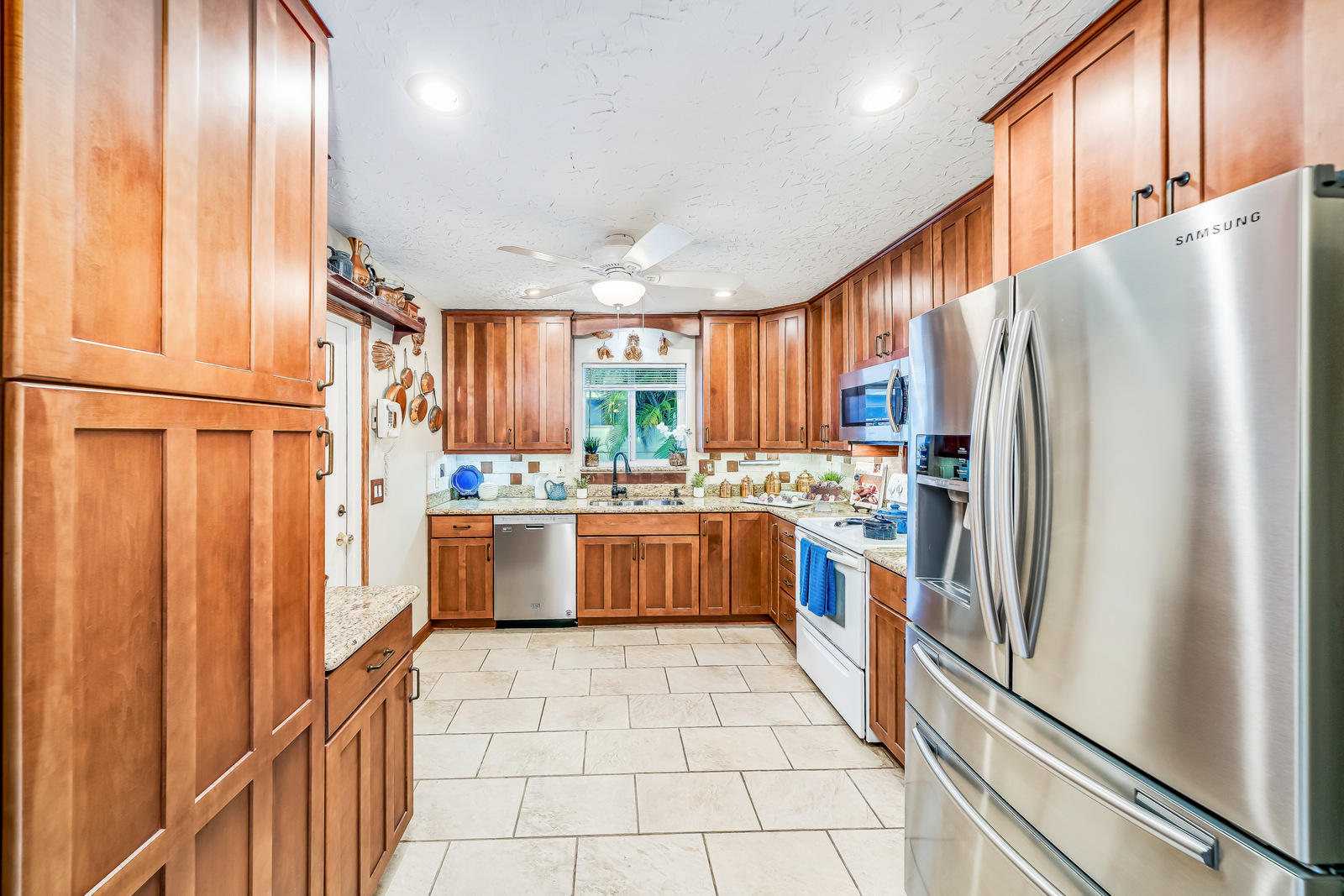 10877 Gable Street Boca Raton, FL 33428 - Photo 29 of 60 Kitchen