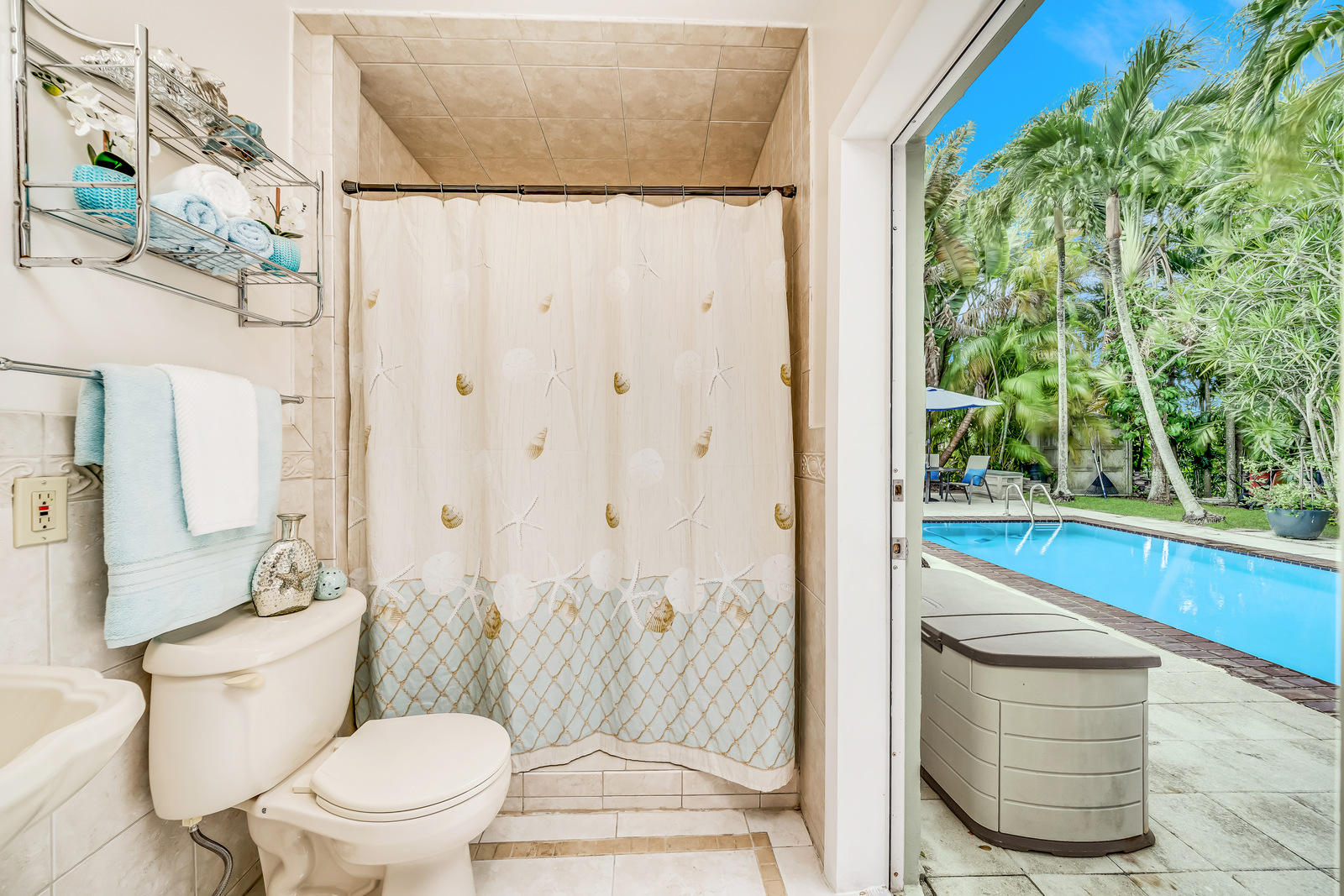 10877 Gable Street Boca Raton, FL 33428 - Photo 36 of 60 Master Bath/ Door to Pool/Patio