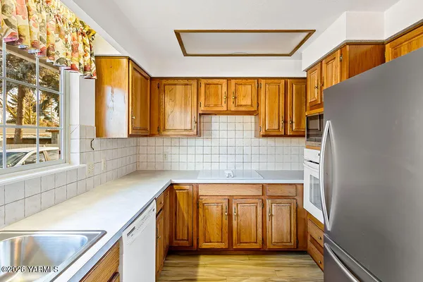 $304,500 | 619 North 32nd Avenue, Unit 13, Yakima, WA 98902