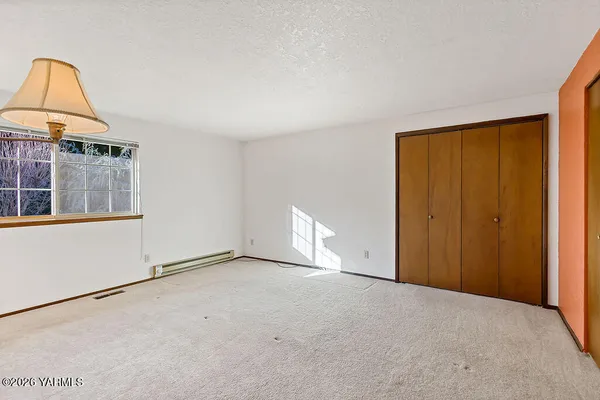 $304,500 | 619 North 32nd Avenue, Unit 13, Yakima, WA 98902