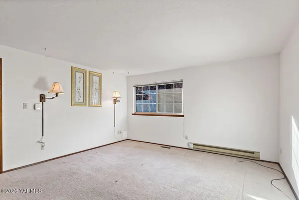 $304,500 | 619 North 32nd Avenue, Unit 13, Yakima, WA 98902