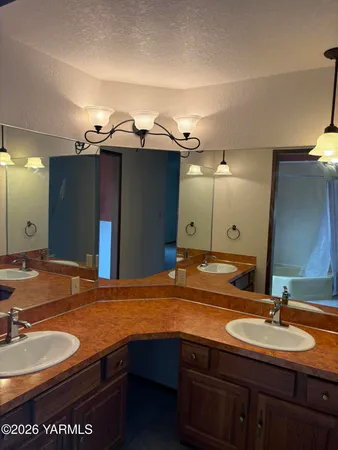 $304,500 | 619 North 32nd Avenue, Unit 13, Yakima, WA 98902
