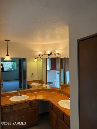 $304,500 | 619 North 32nd Avenue, Unit 13, Yakima, WA 98902