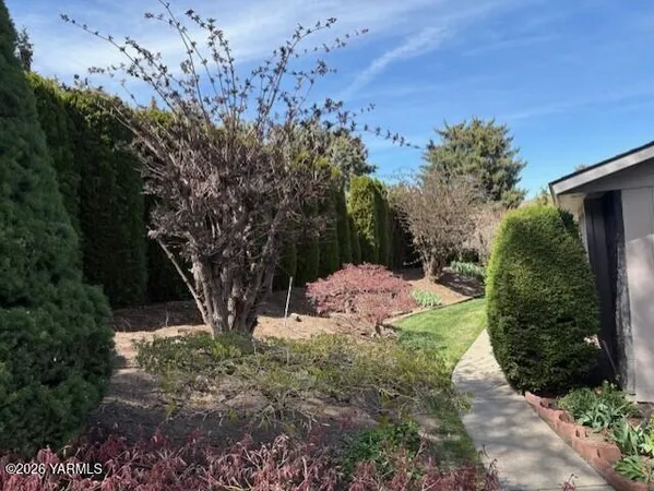 $304,500 | 619 North 32nd Avenue, Unit 13, Yakima, WA 98902