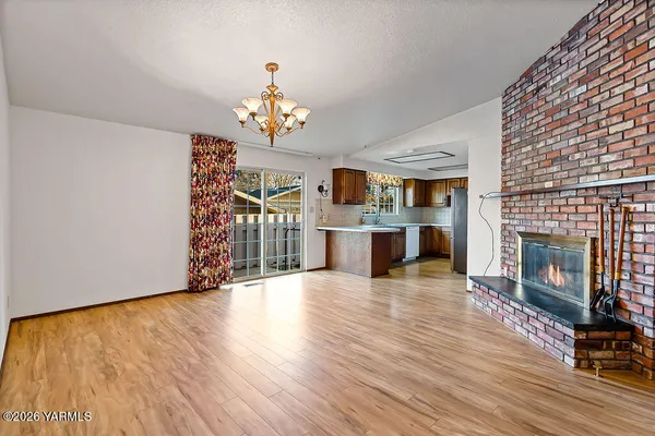 $304,500 | 619 North 32nd Avenue, Unit 13, Yakima, WA 98902