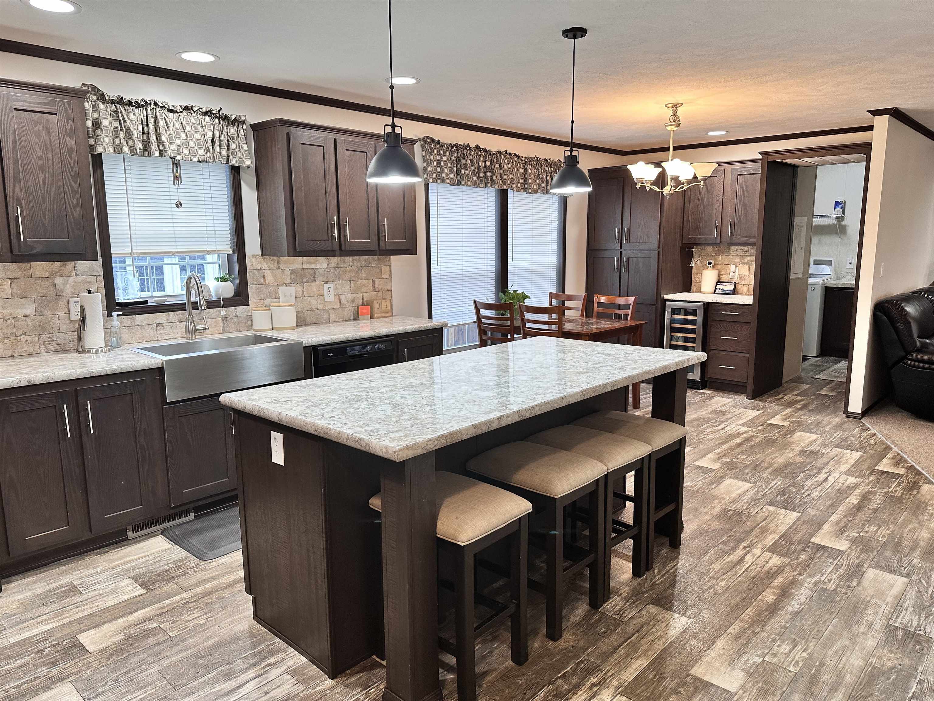 20 Royal Crst Park Rochester, NH 03867 - Photo 2 of 35