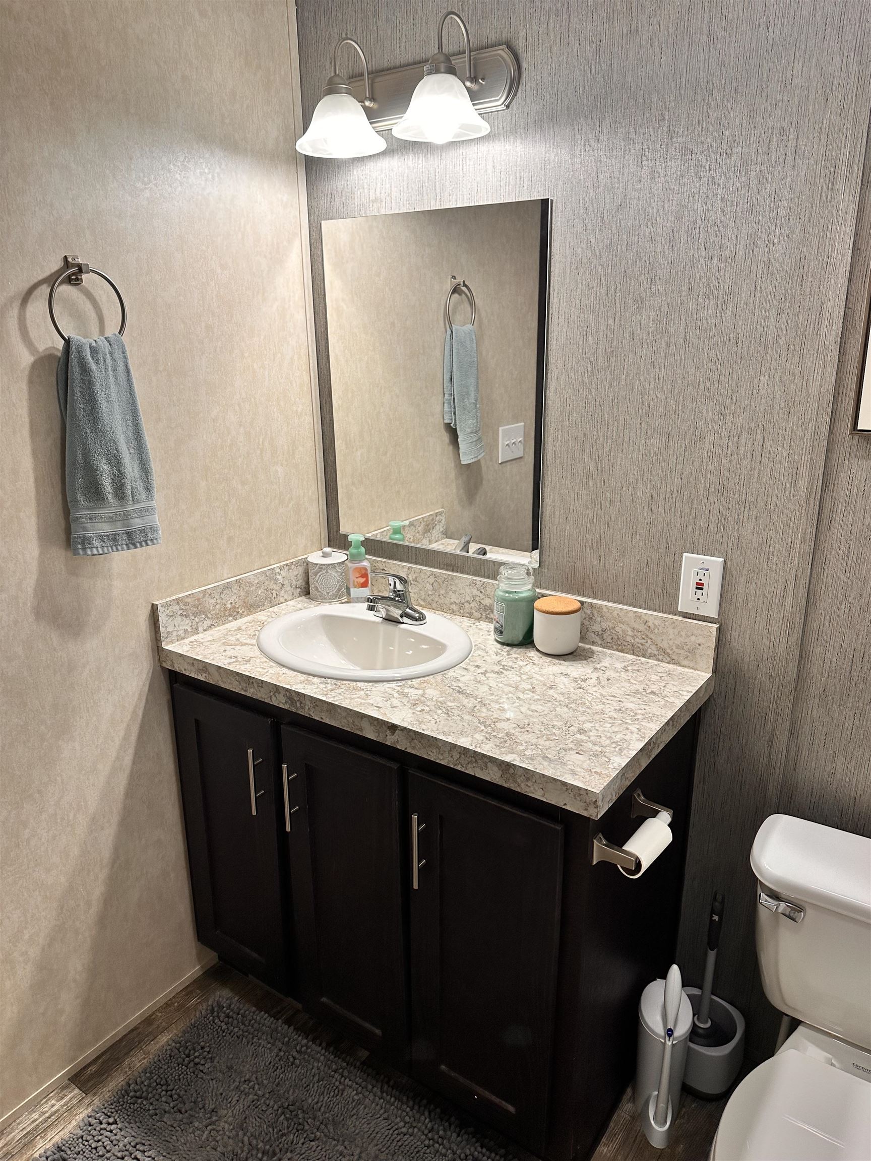 20 Royal Crst Park Rochester, NH 03867 - Photo 25 of 35