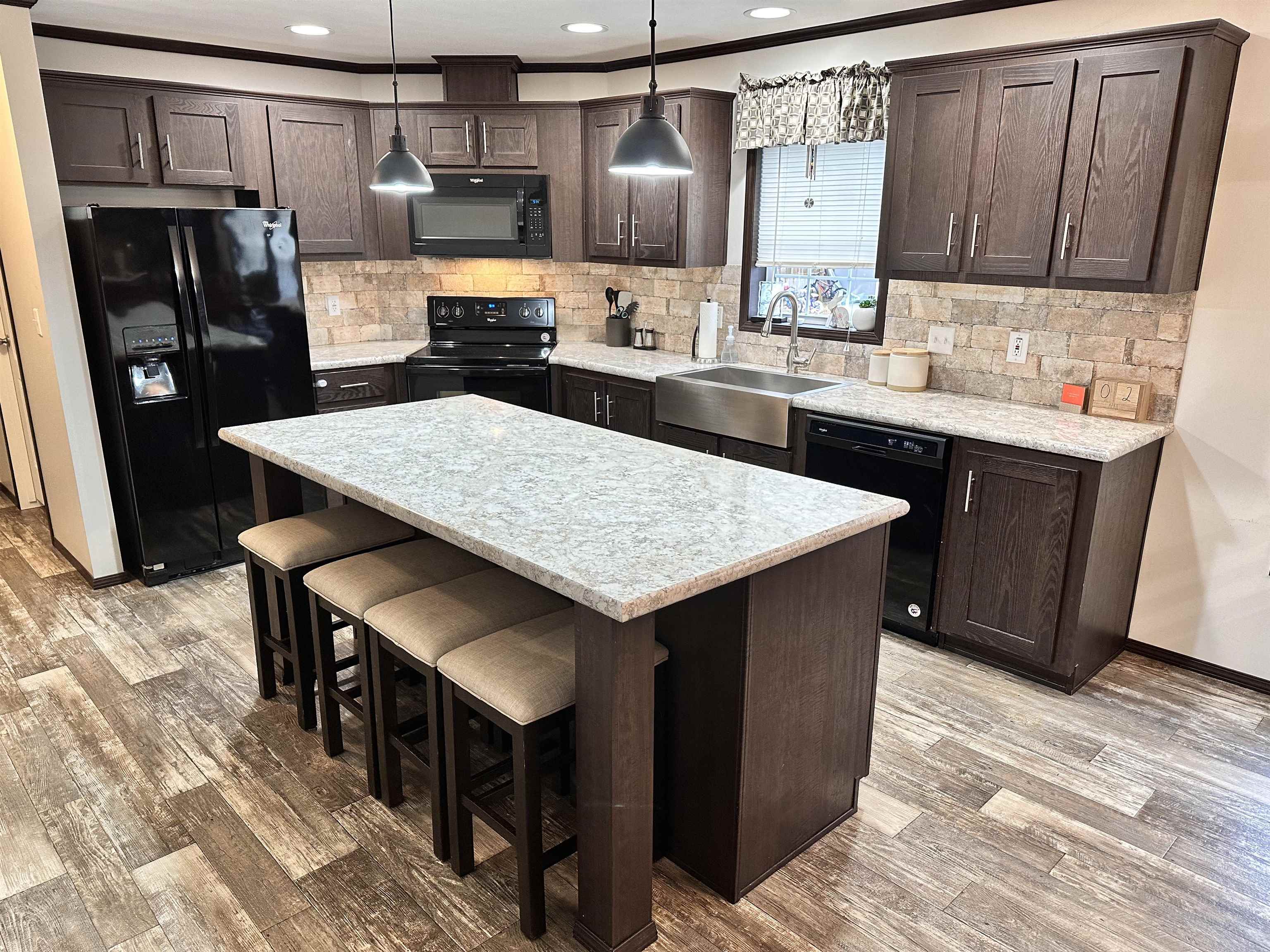 20 Royal Crst Park Rochester, NH 03867 - Photo 3 of 35