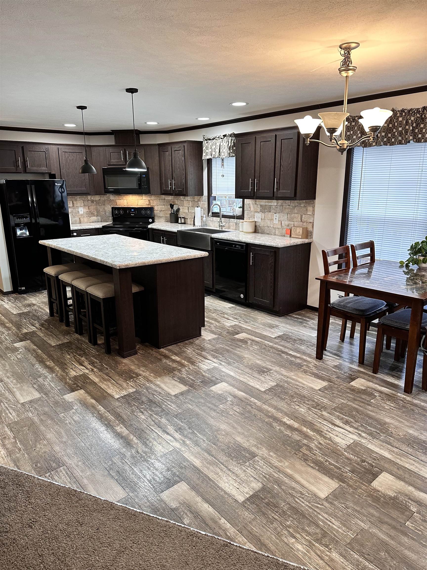 20 Royal Crst Park Rochester, NH 03867 - Photo 9 of 35