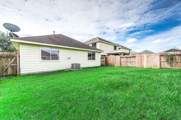 $1,650 | 2831 Maybrook Hollow Lane, Houston, TX 77047