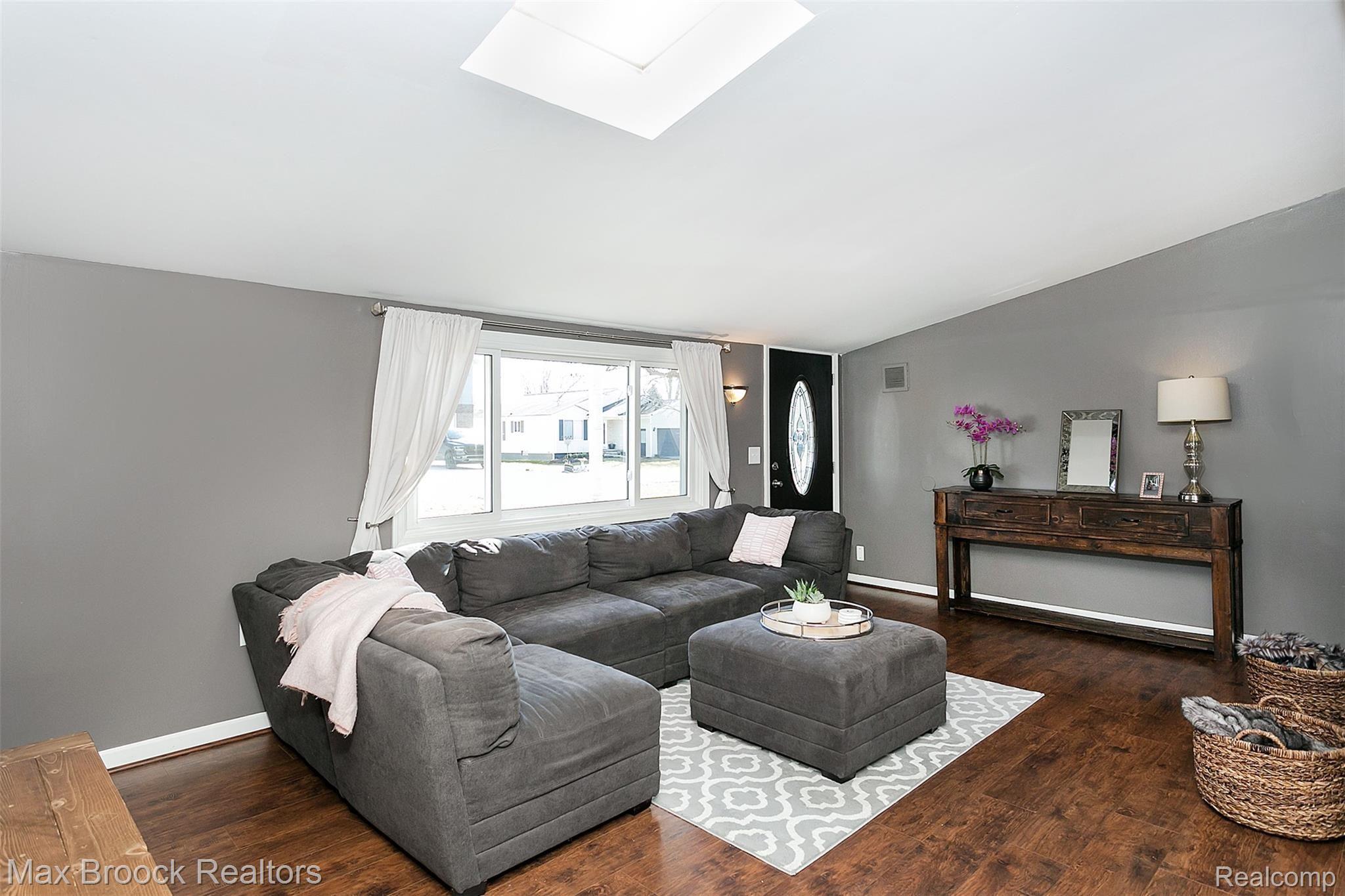 3718 Dearborn Avenue Rochester, MI 48309 - Photo 6 of 36 Dearborn-5.jpg