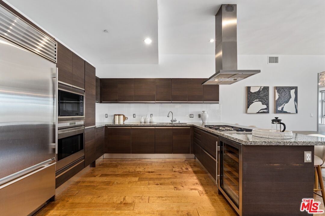 3111 Vía Dolce, Unit 402 Marina del Rey, CA 90292 - Photo 11 of 32