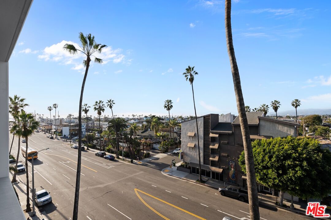 3111 Vía Dolce, Unit 402 Marina del Rey, CA 90292 - Photo 29 of 32