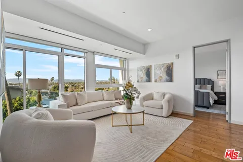 $1,395,000 | 3111 Vía Dolce, Unit 402, Marina del Rey, CA 90292
