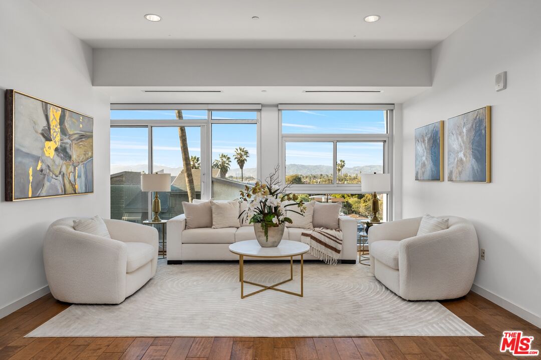 3111 Vía Dolce, Unit 402 Marina del Rey, CA 90292 - Photo 5 of 32