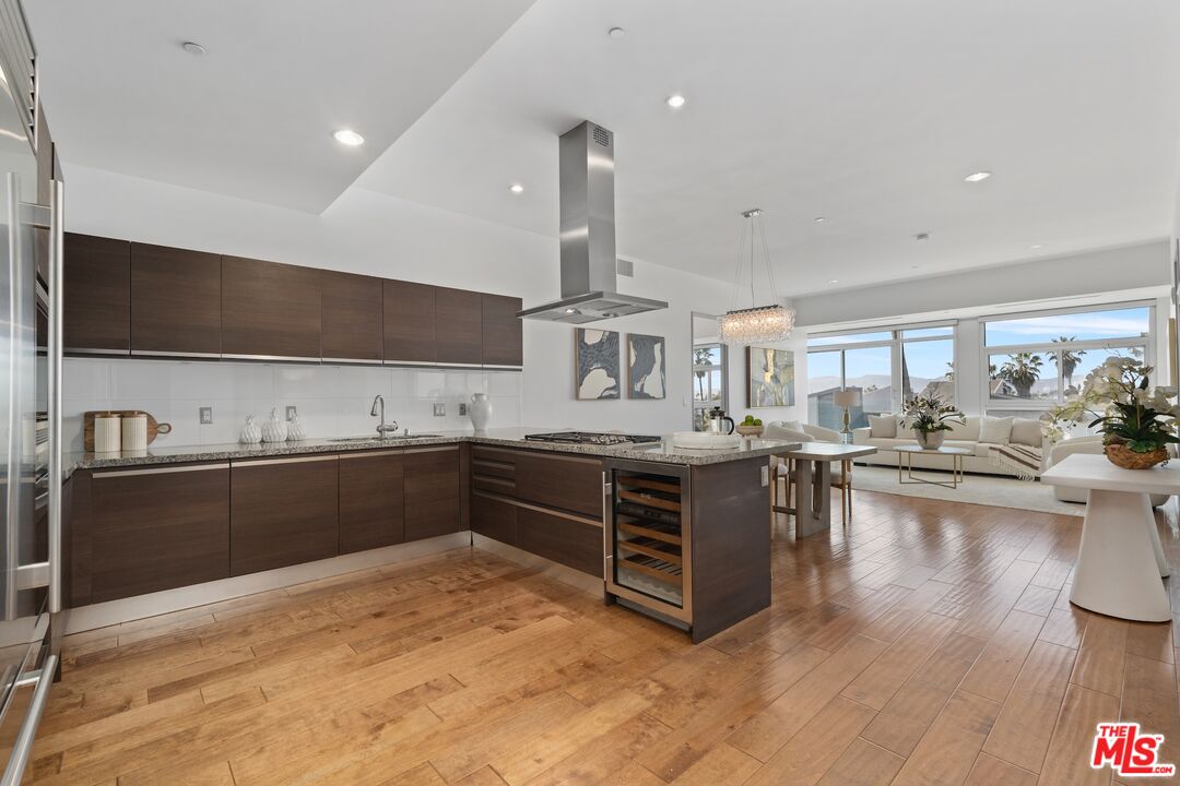 3111 Vía Dolce, Unit 402 Marina del Rey, CA 90292 - Photo 8 of 32