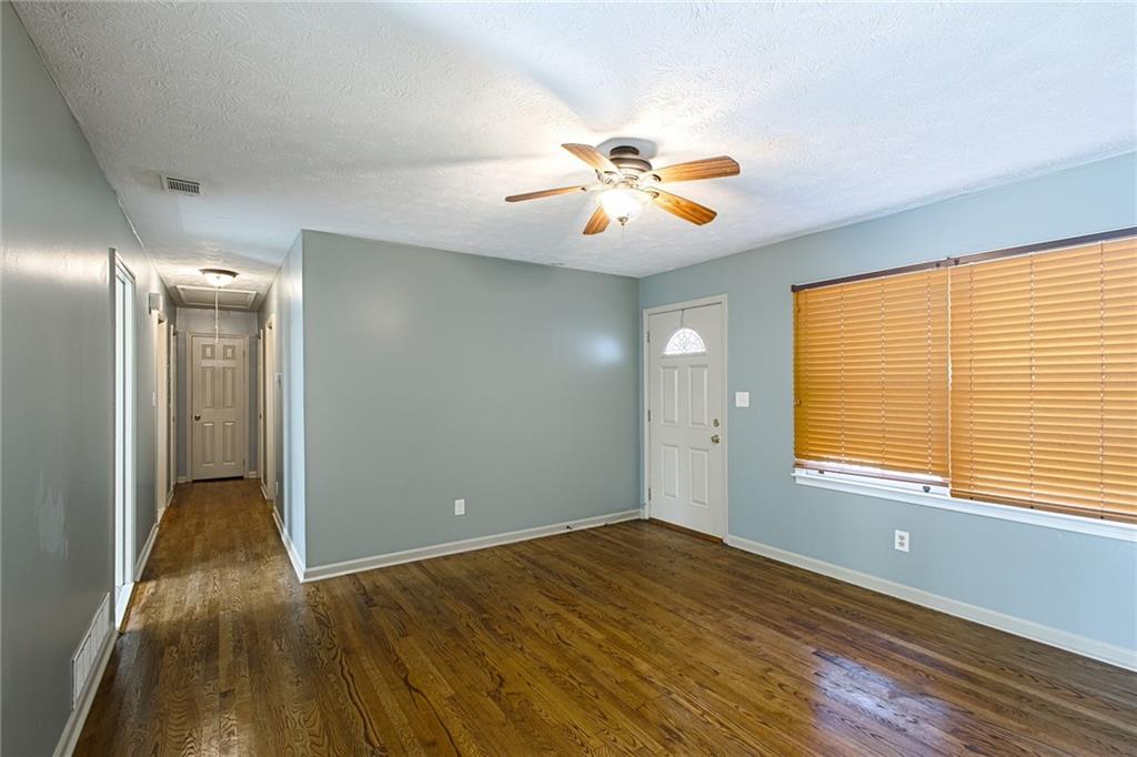 4979 Paris Avenue Powder Springs, GA 30127 - Photo 5 of 33