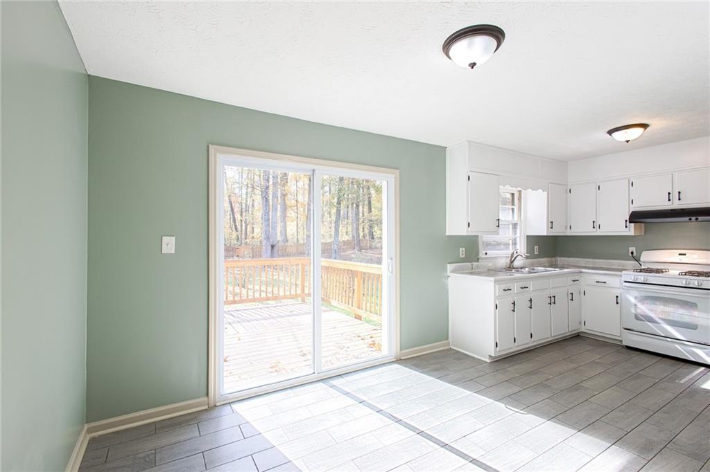 4979 Paris Avenue Powder Springs, GA 30127 - Photo 8 of 33