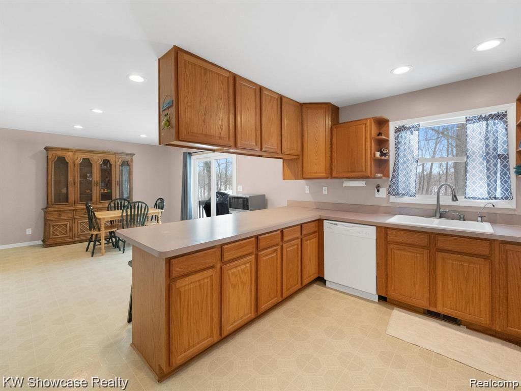 7225 Faussett Road Fenton, MI 48430 - Photo 11 of 28