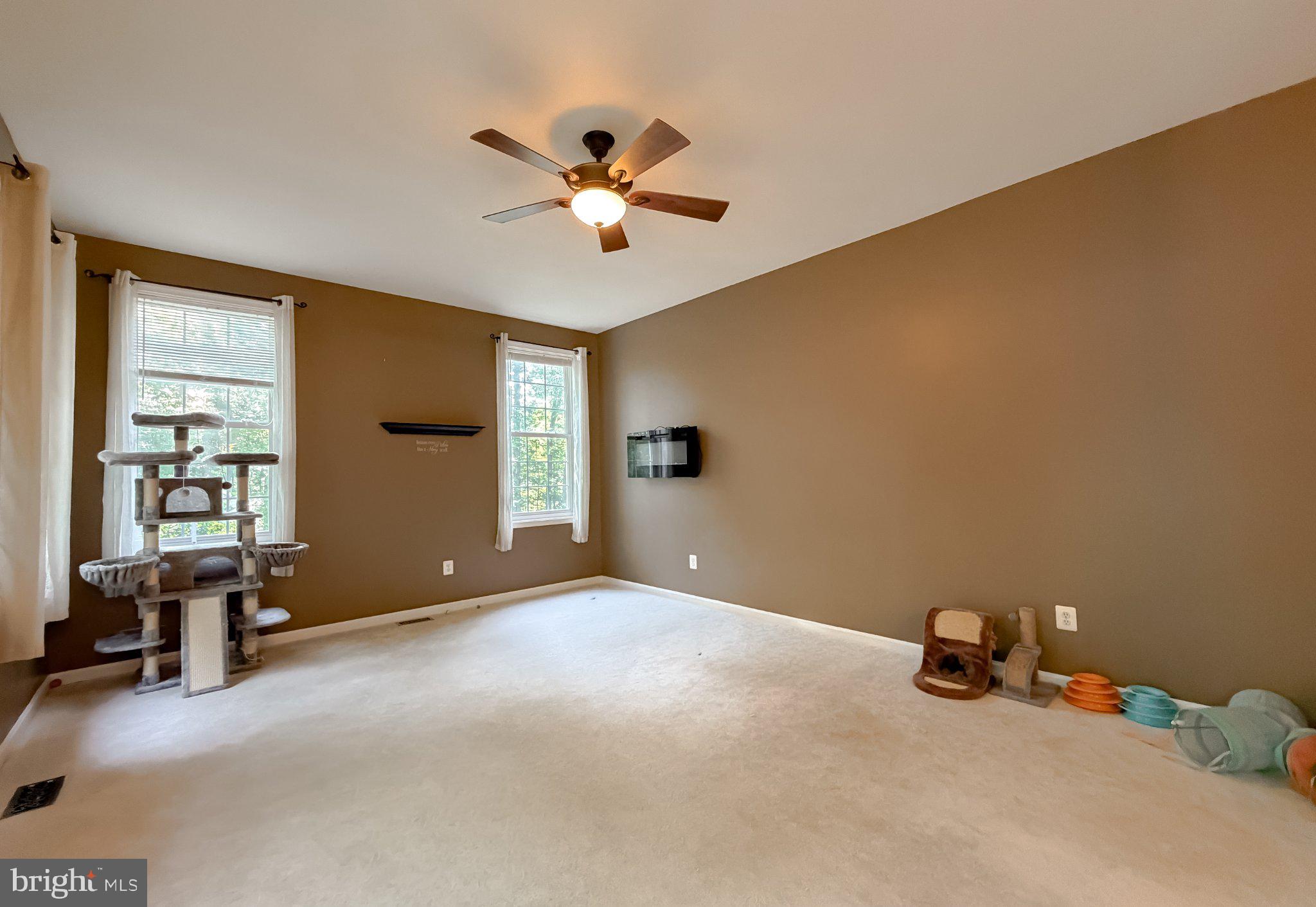 6020 Port Tobacco Road Indian Head, MD 20640 - Photo 27 of 59 Spacious room with natural light.