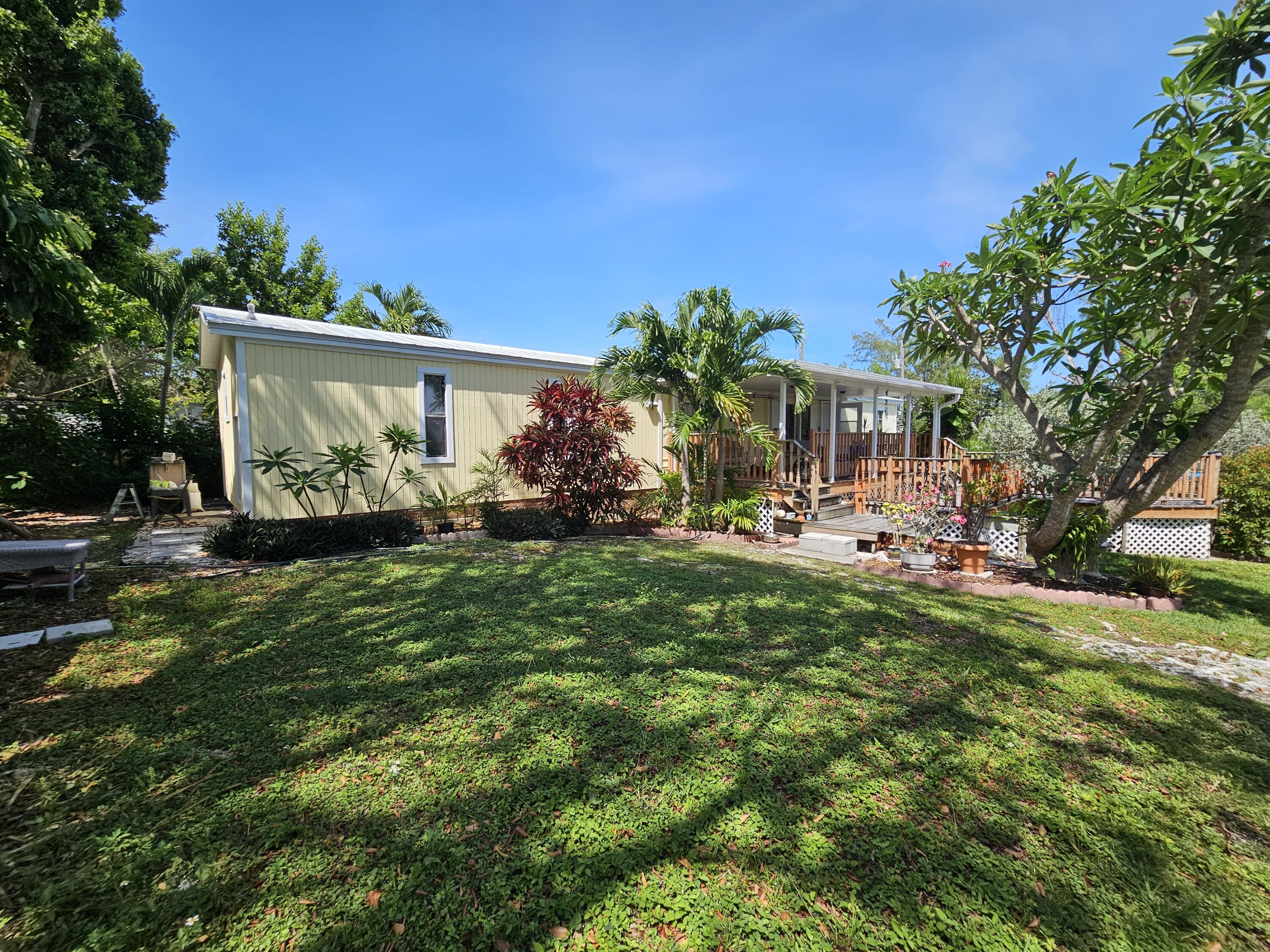 917 Plantation Road Key Largo, FL 33037 - Photo 6 of 31 Side View