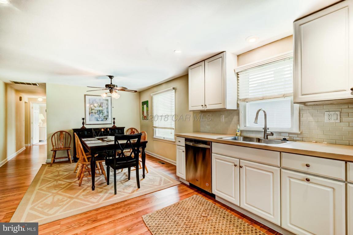 508 South Surf Road Ocean City, MD 21842 - Photo 6 of 36 Gallery Image 6