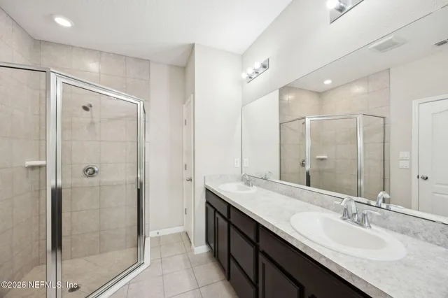 $2,000 | 5598 Kellar Circle, Jacksonville, FL 32218