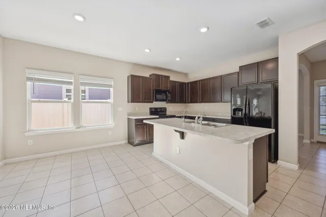 $2,000 | 5598 Kellar Circle, Jacksonville, FL 32218