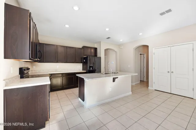 $2,000 | 5598 Kellar Circle, Jacksonville, FL 32218